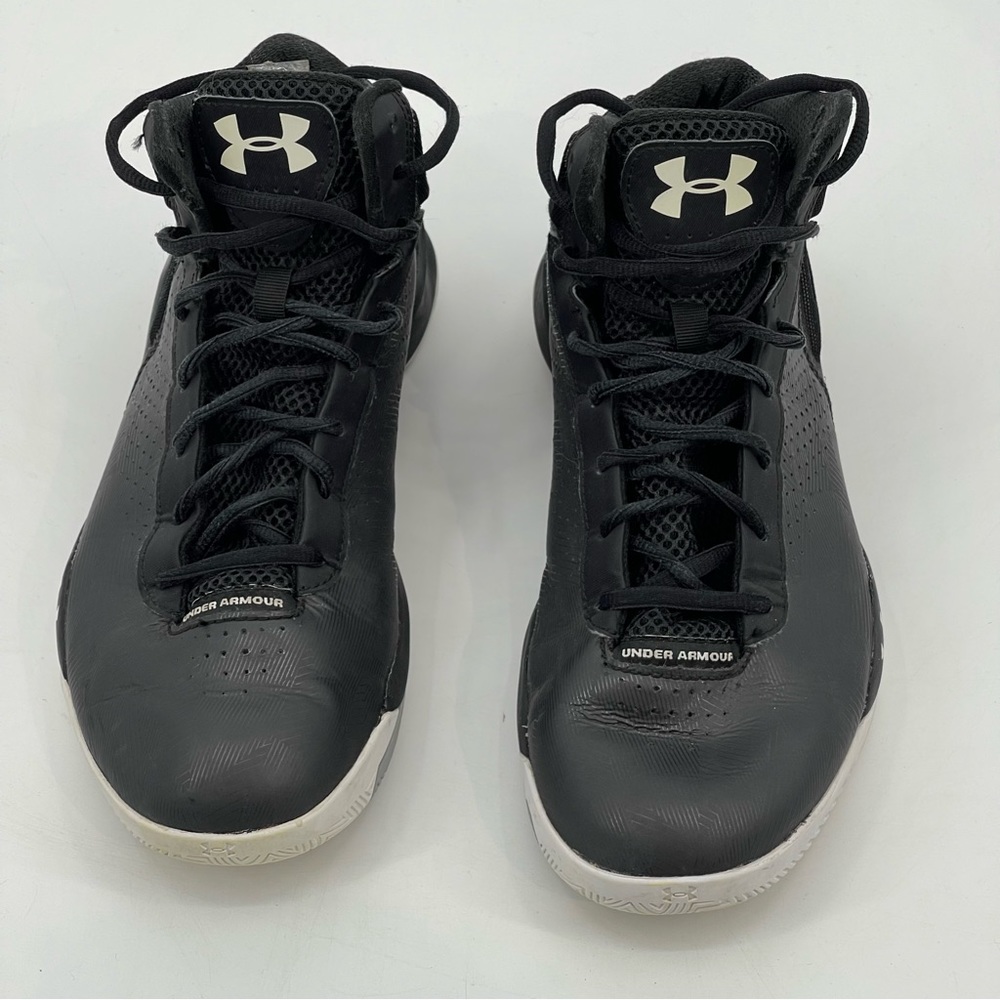 Men’s Under Armour basketball shoes, size 7.5 , good condition, black, P…